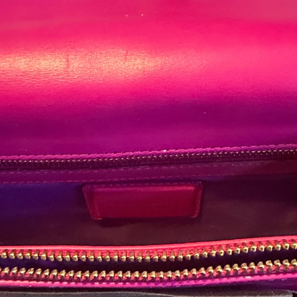 Bulgari Fuchsia Leather Shoulder Bag with Serpenti Head clasp - Picture 9 of 10